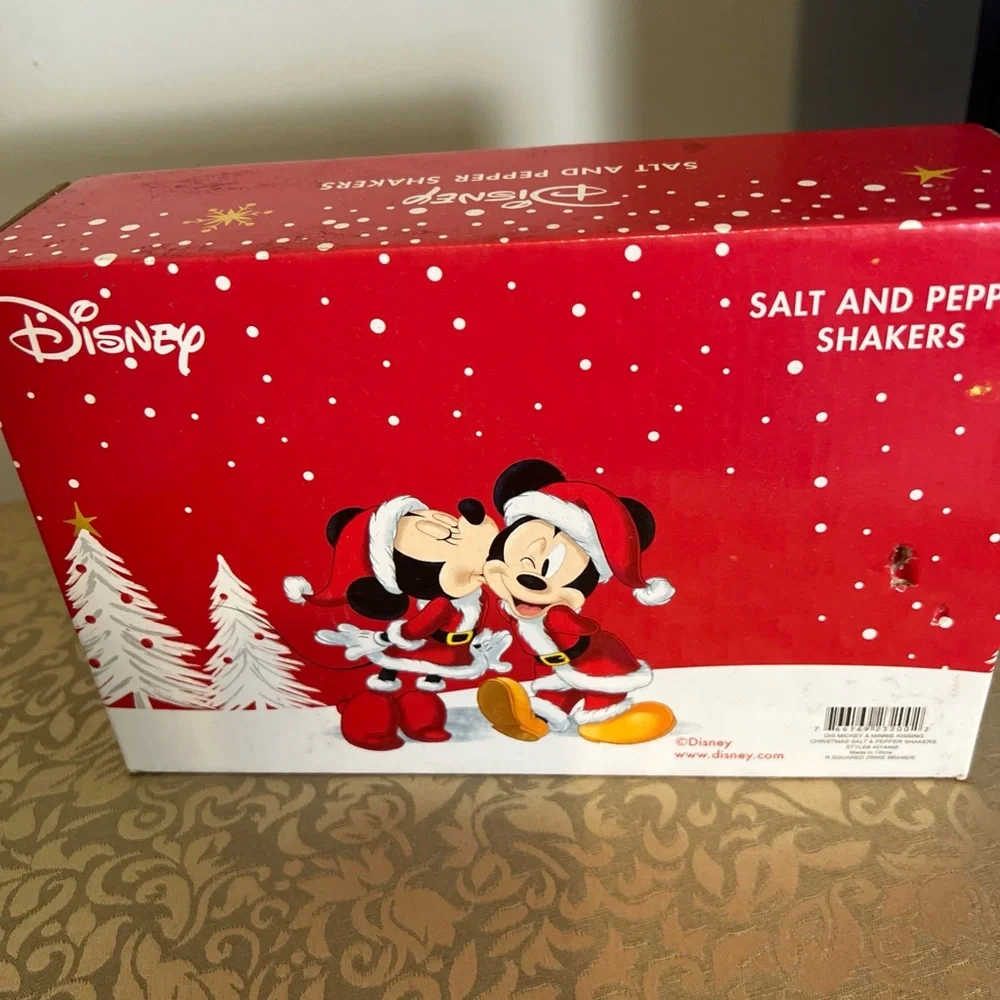 Disney Salt and Pepper Shakers Mickey and Minnie Mouse Kissing Christmas New - Picture 6 of 8